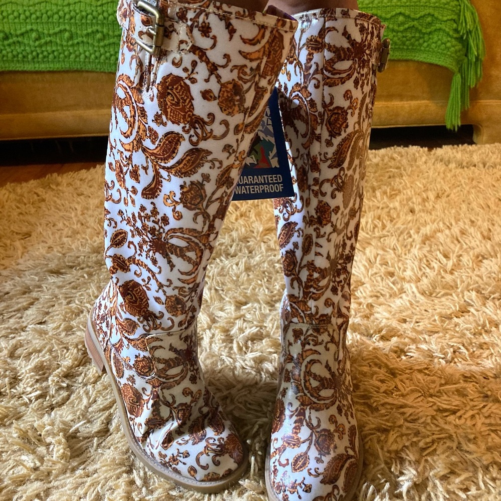 New Vintage 90’s Cougar Sport Boho Paisley Tall Rain Boots